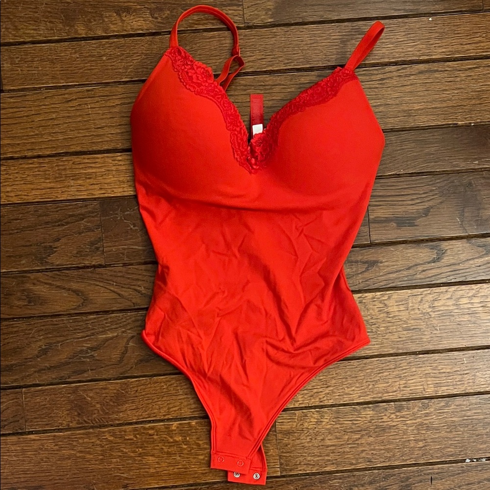 SKIMS Fits Everybody Lace Push Up Bodysuit RARE Cayenne Red Size Small NWOT